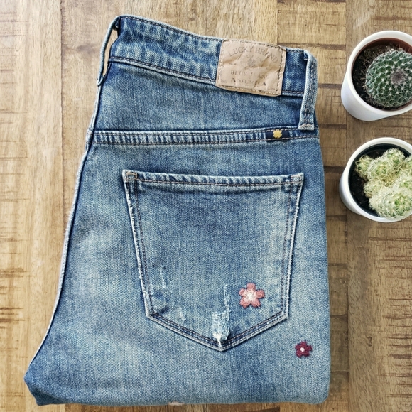 Lucky Brand High Rise Embroidered Denim - Picture 4 of 14
